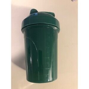 diliqua 16 oz green plastic shaker bottle